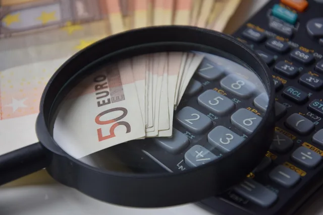 money, money calculator, calculator, calculation, price, cost, table, how to calculate, computer, calculate, mathematics, pay, finance, save up, input, money, calculator, price, price, price, price, cost, cost, cost, cost, cost. Jak obliczyć wynagrodzenie netto z brutto w umowie o pracę