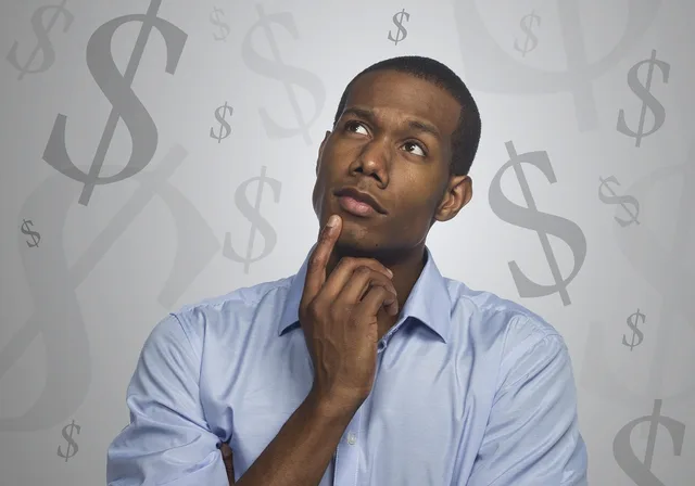 man, thinking, money, debt, mortgage, investment, sales, interests, dollar, symbol, businessman, budget, expenses, costs, salary, paycheck, debt, debt, debt, budget, budget, budget, budget, salary, salary, salary, salary, salary, paycheck, paycheck. Wynagrodzenie zasadnicze a dodatki: jak czytać strukturę płacy